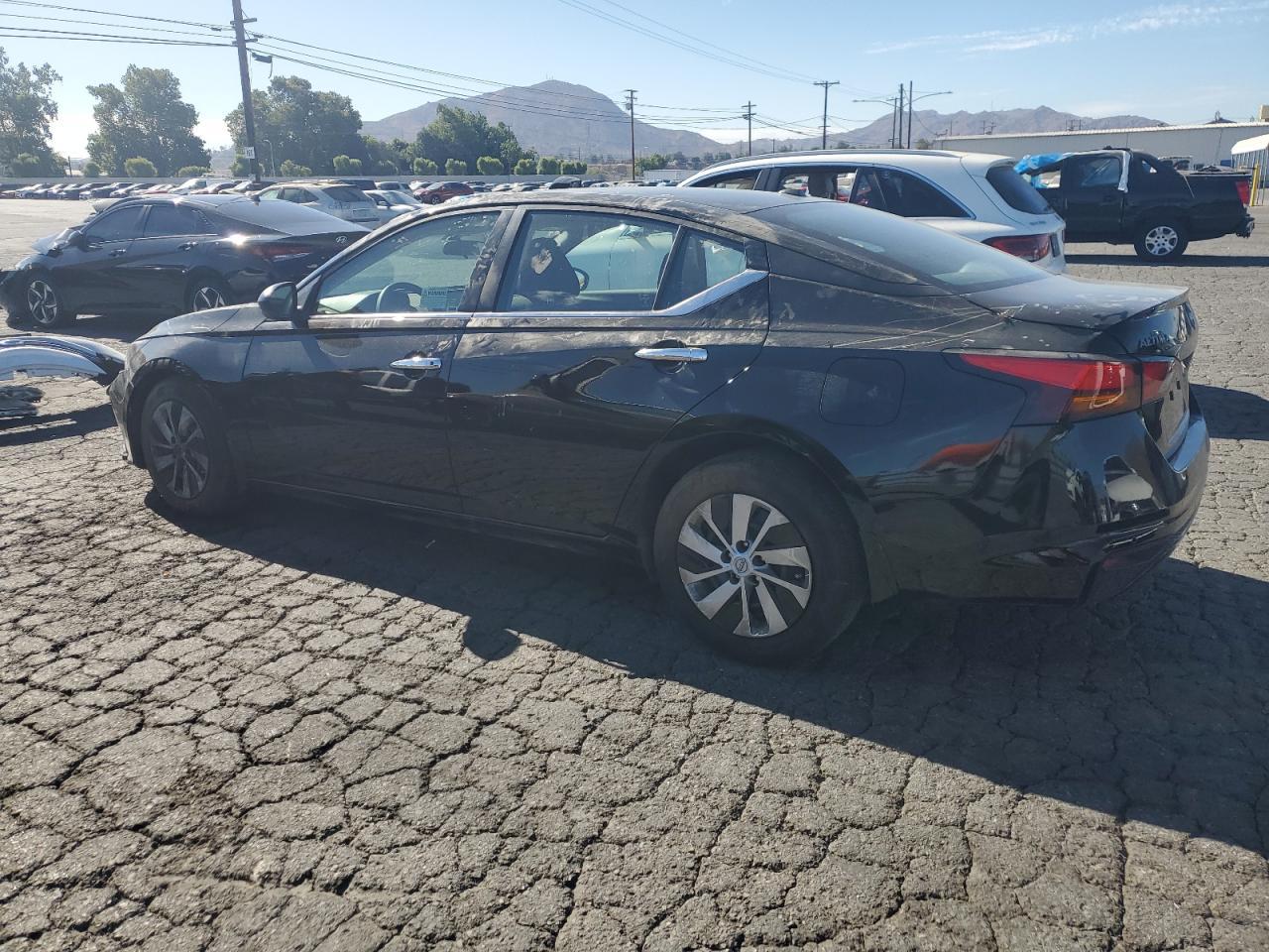 2025 Nissan Altima S - Фото 2