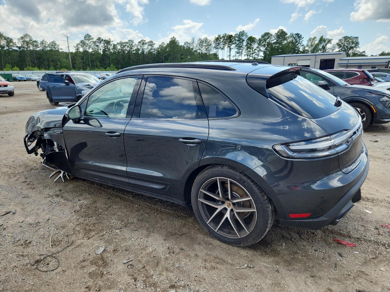 2025 Porsche Macan Base - Фото 2