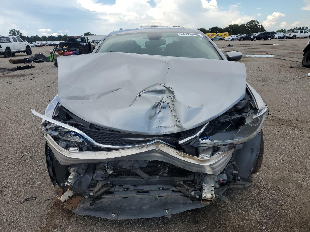 2015 Chrysler 200 Limited - Фото 5