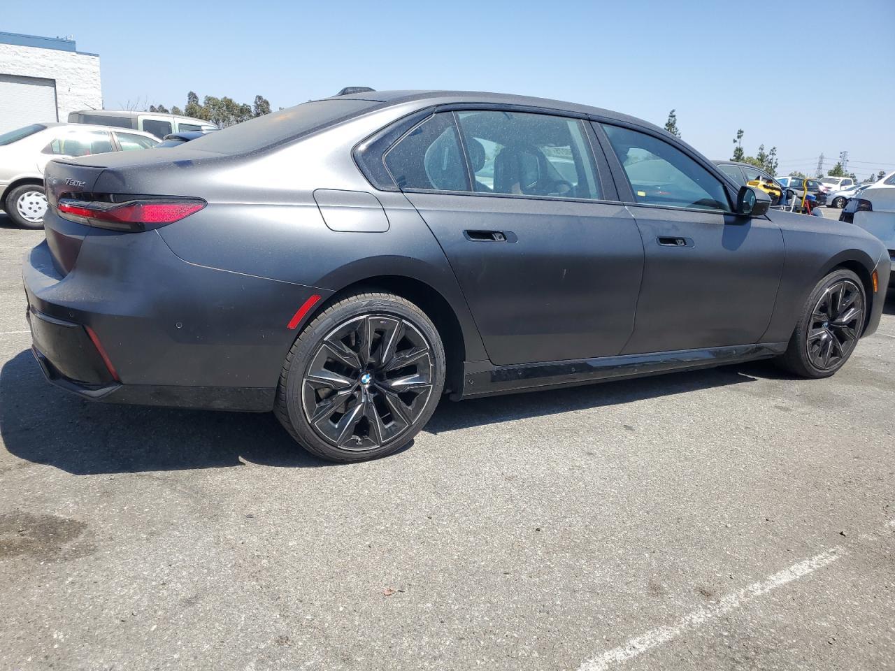 2024 BMW 750 Xe - Image 3