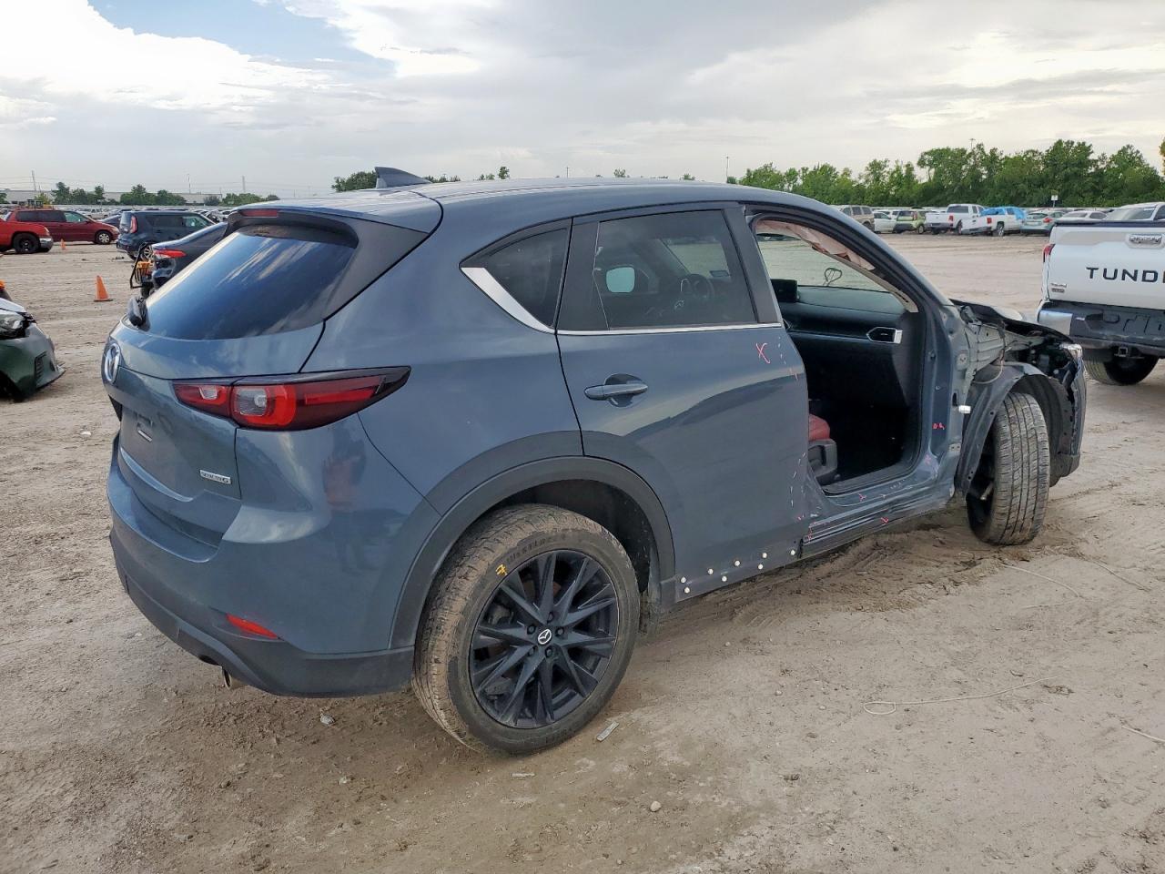 2022 Mazda Cx-5 Preferred - Image 3
