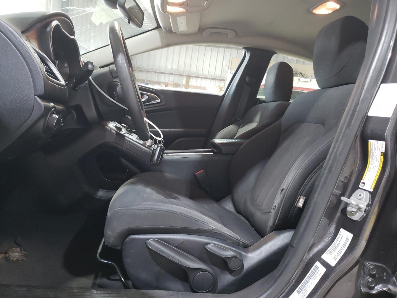 2016 Chrysler 200 Limited - Image 7