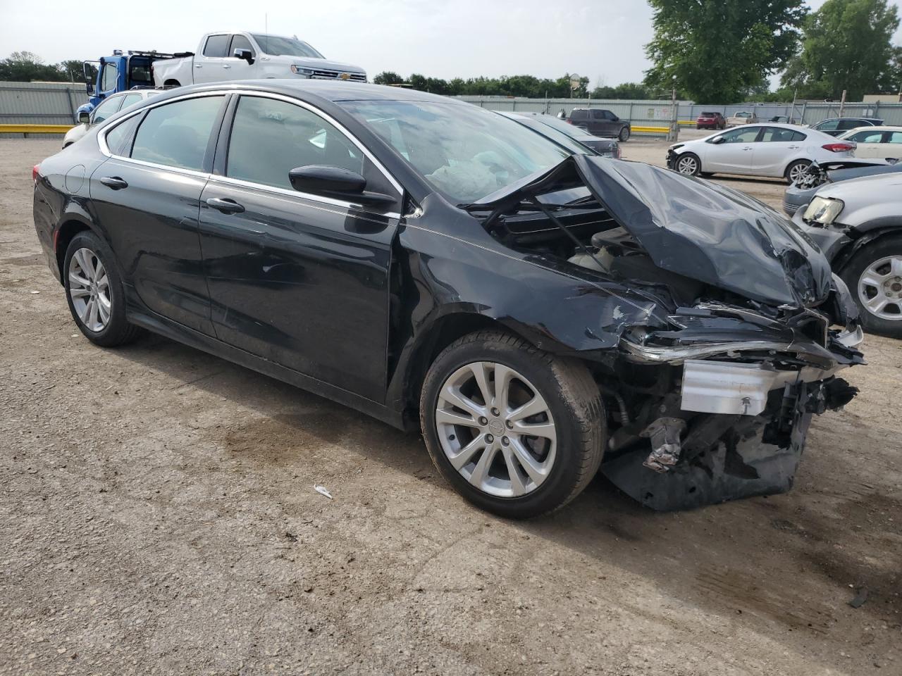 2015 Chrysler 200 Limited - Image 4