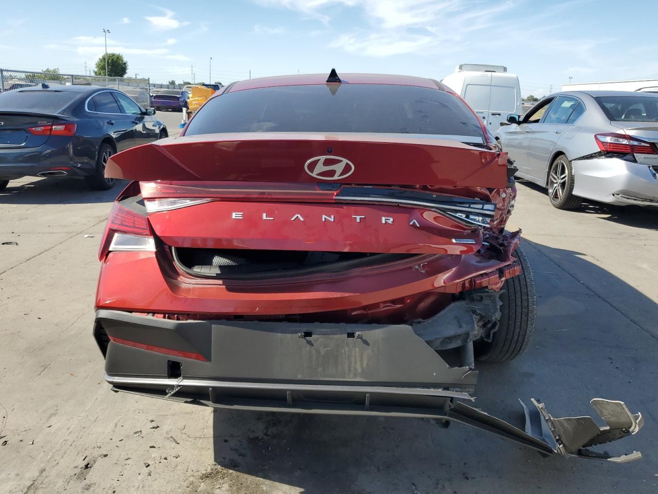 2024 Hyundai Elantra Blue - Фото 6