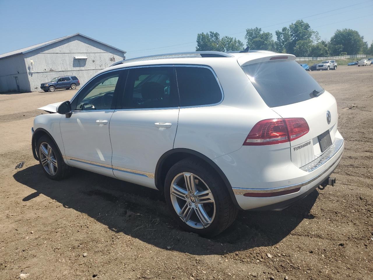 2015 Volkswagen Touareg V6 - Фото 2