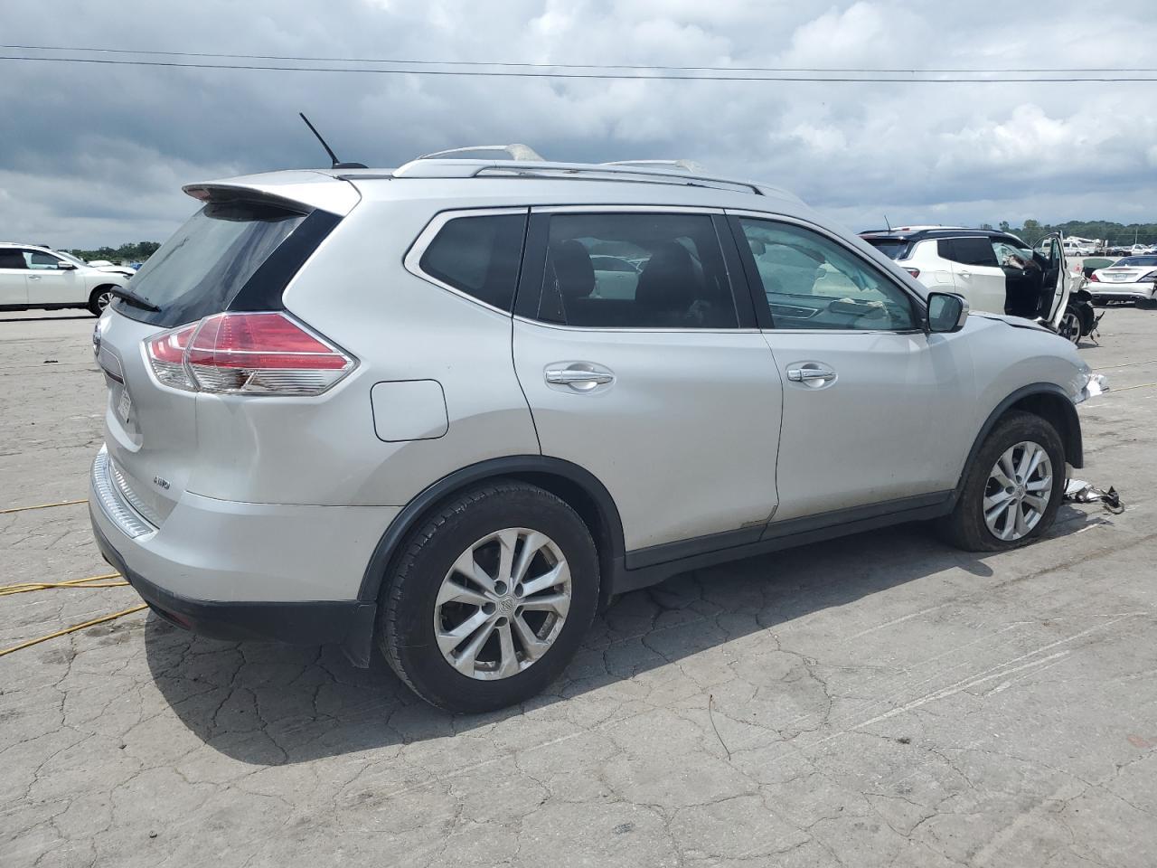 2015 Nissan Rogue S - Фото 3