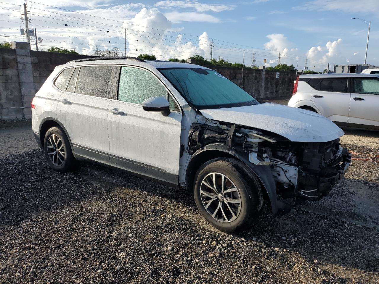 2021 Volkswagen Tiguan Se - Фото 4