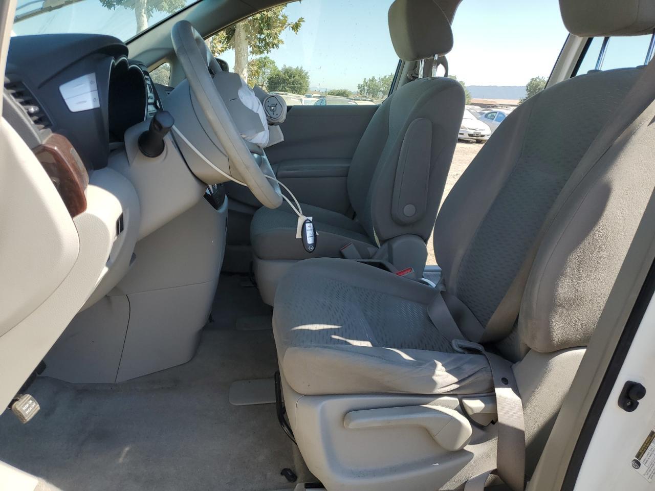 2014 Nissan Quest S - Image 7