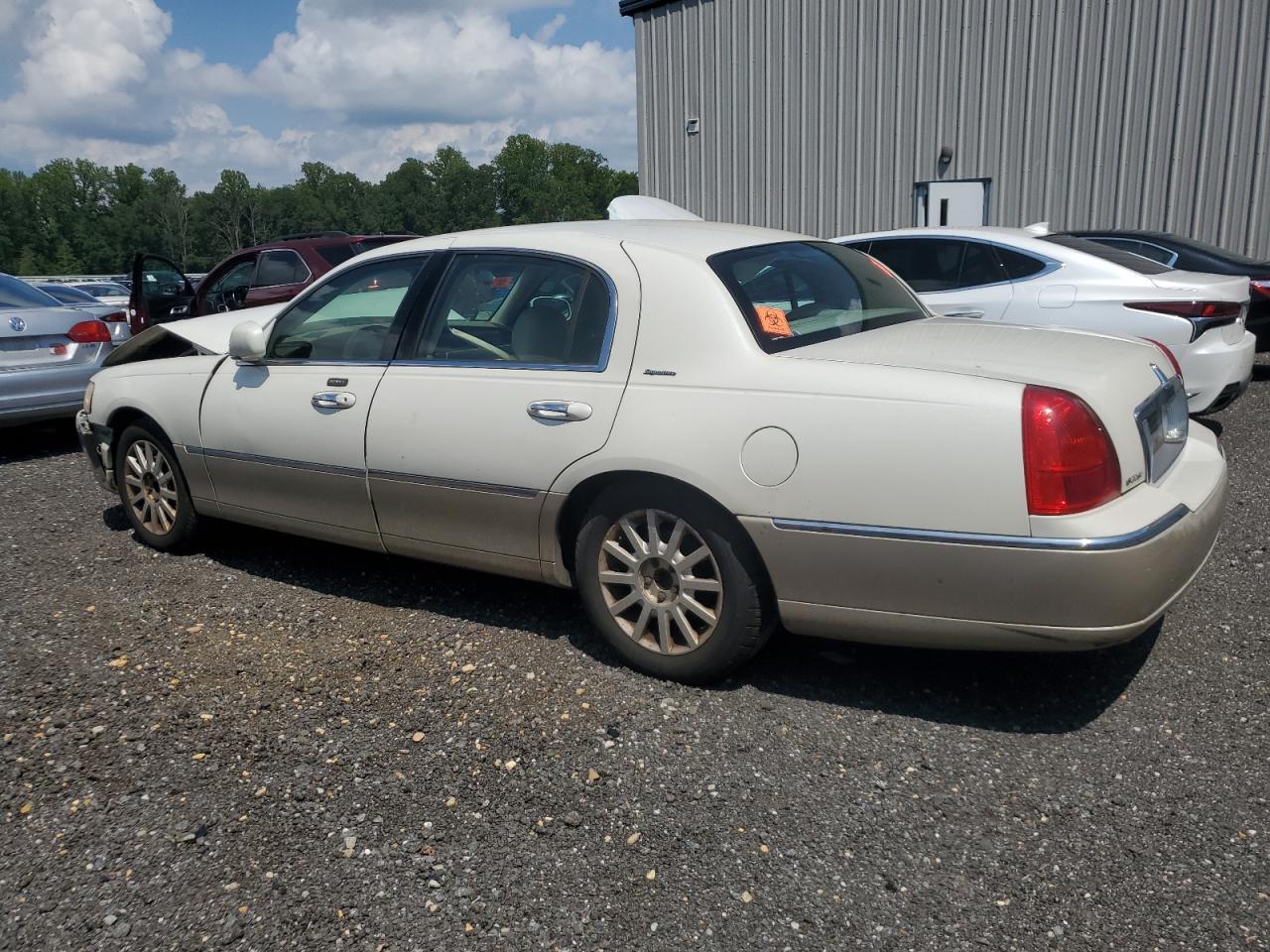 2006 Lincoln Town Car Signature - Фото 2
