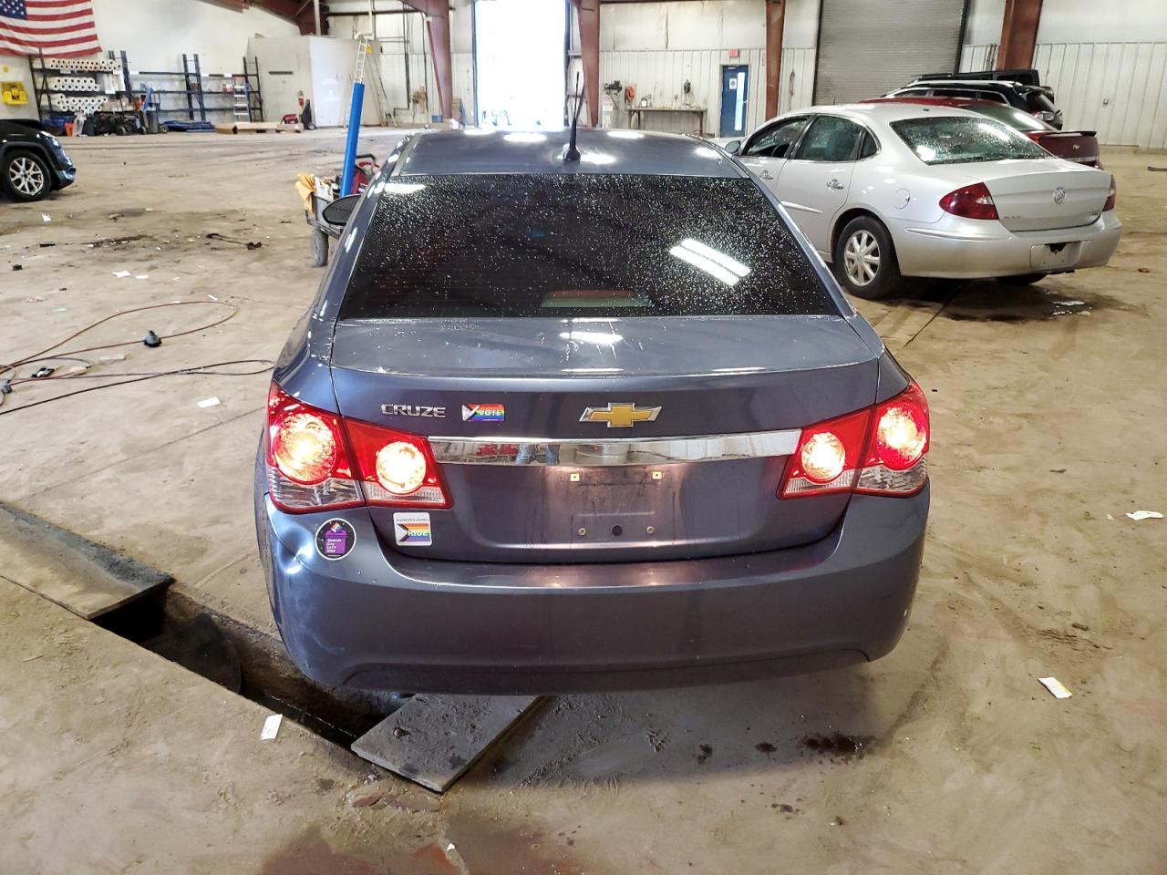 2014 Chevrolet Cruze Ls - Фото 6