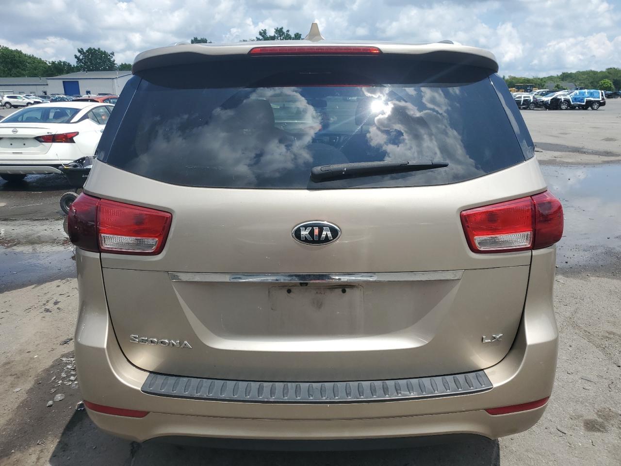 2016 Kia Sedona Lx - Image 6