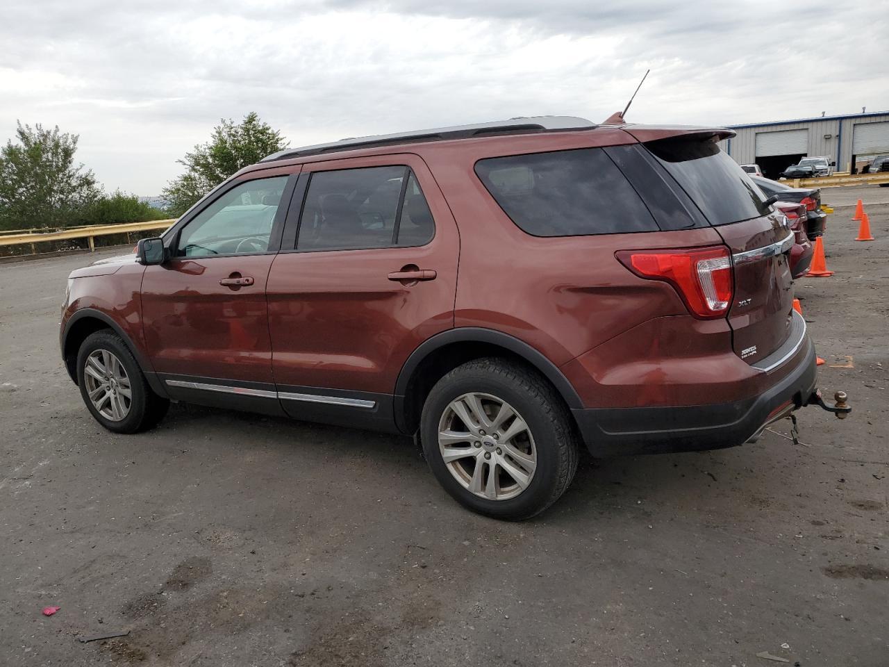 2018 Ford Explorer Xlt - Фото 2