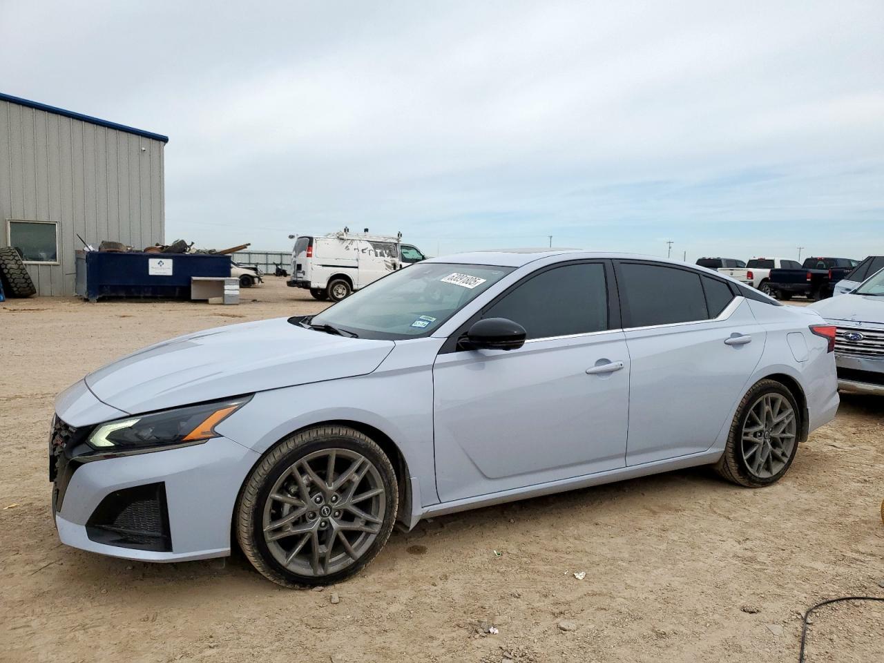 2023 Nissan Altima Sr