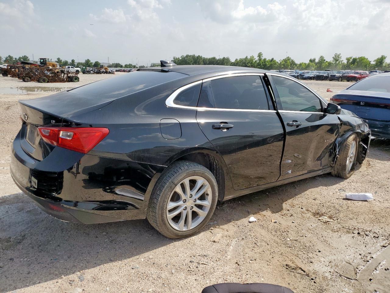 2017 Chevrolet Malibu Lt - Image 3
