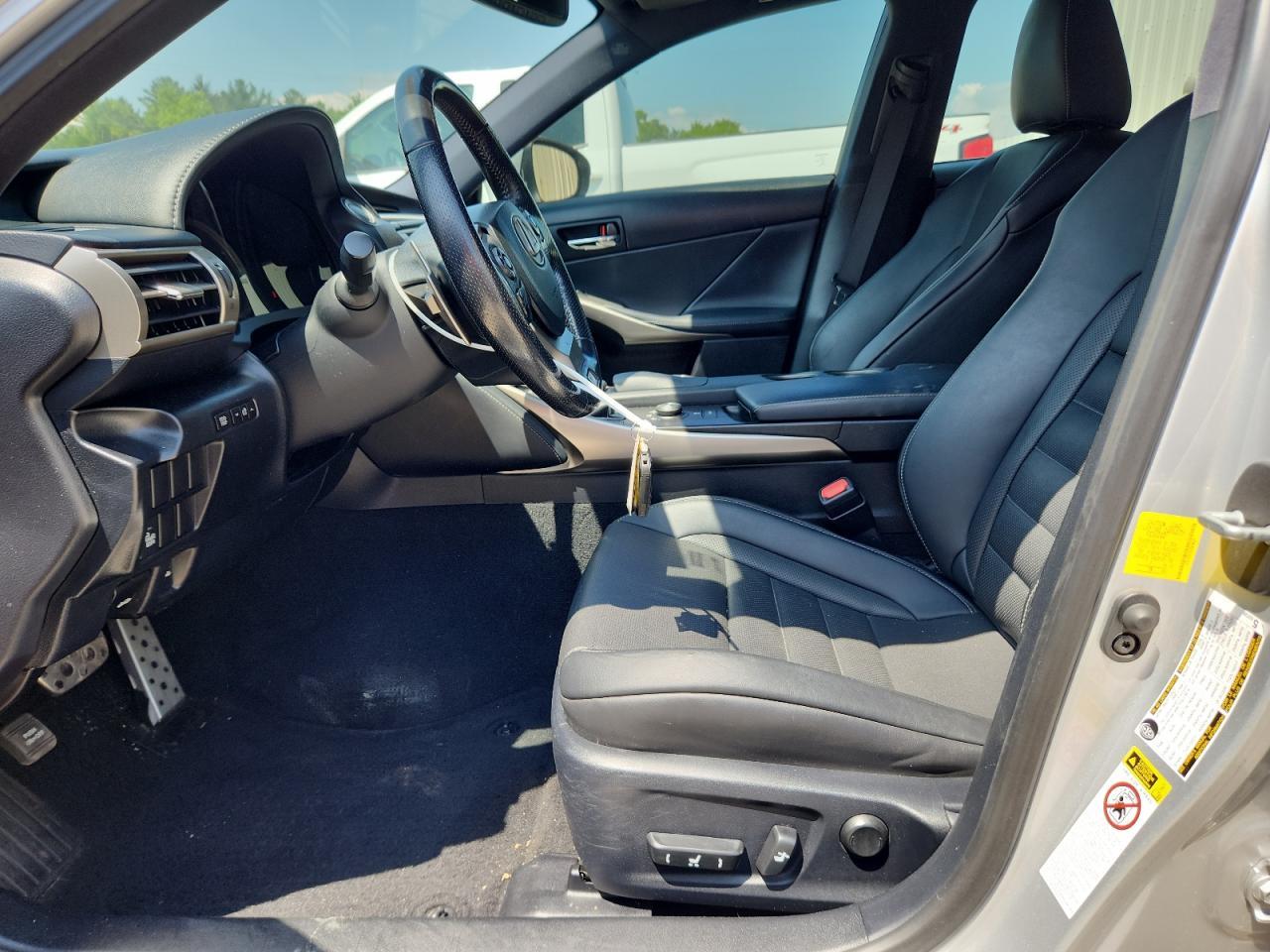 2016 Lexus Is 350 - Image 7
