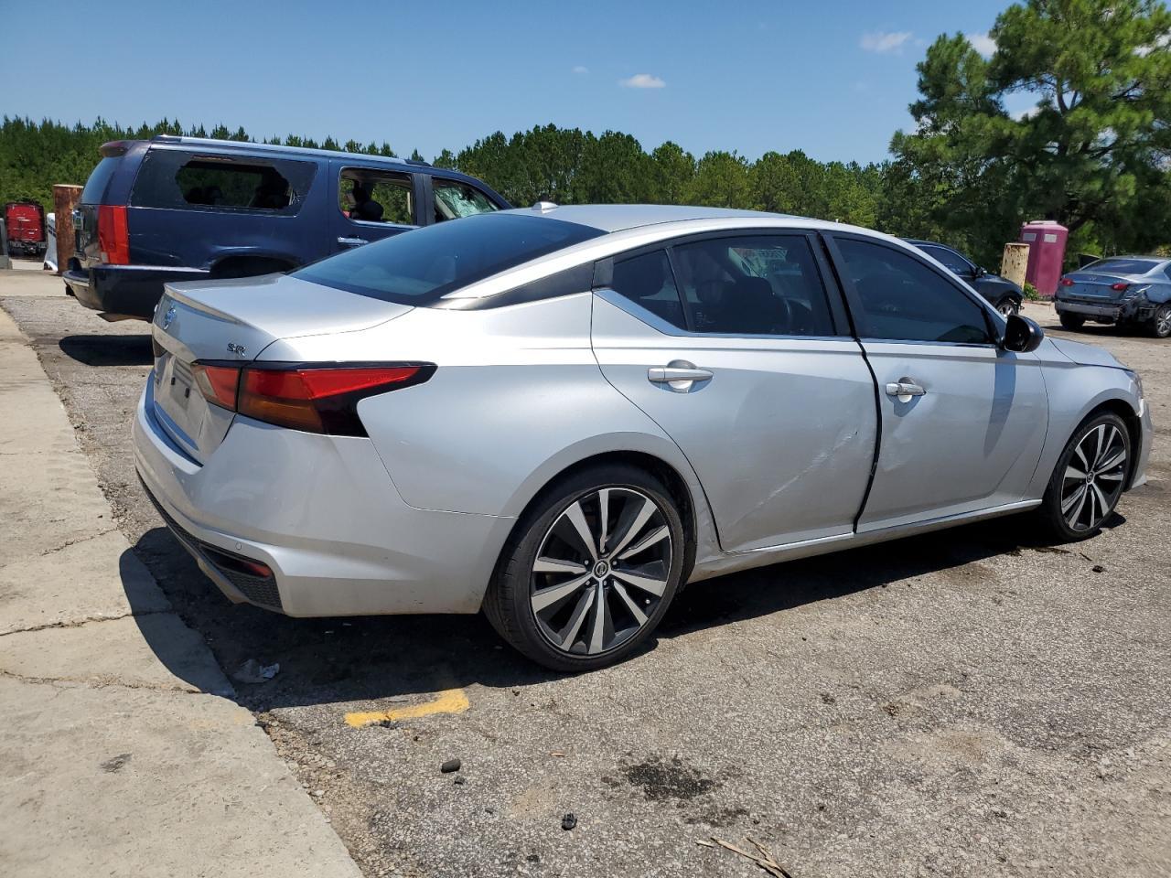 2022 Nissan Altima Sr - Фото 3