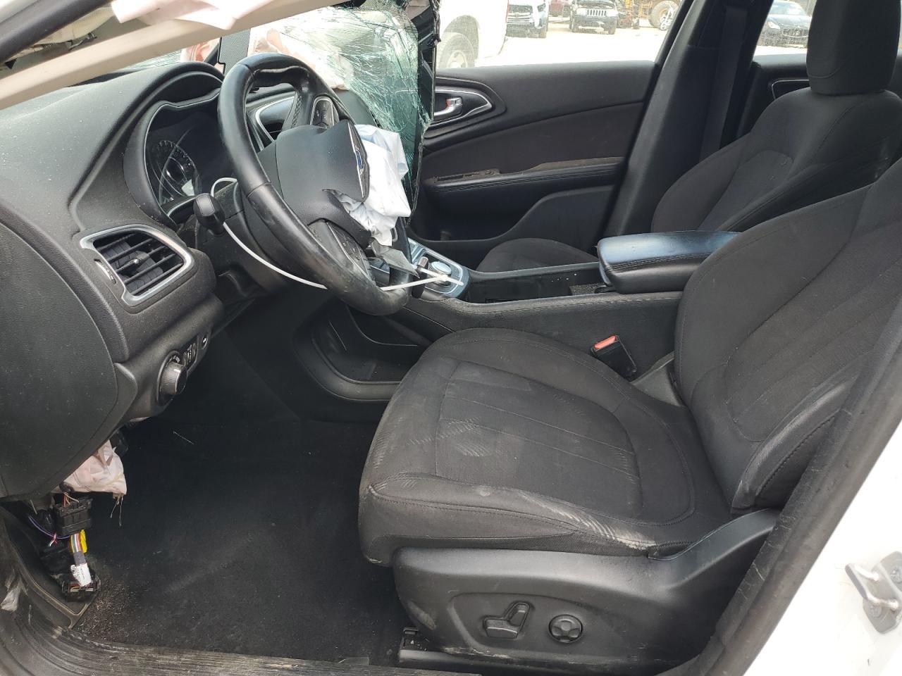 2015 Chrysler 200 Limited - Фото 7