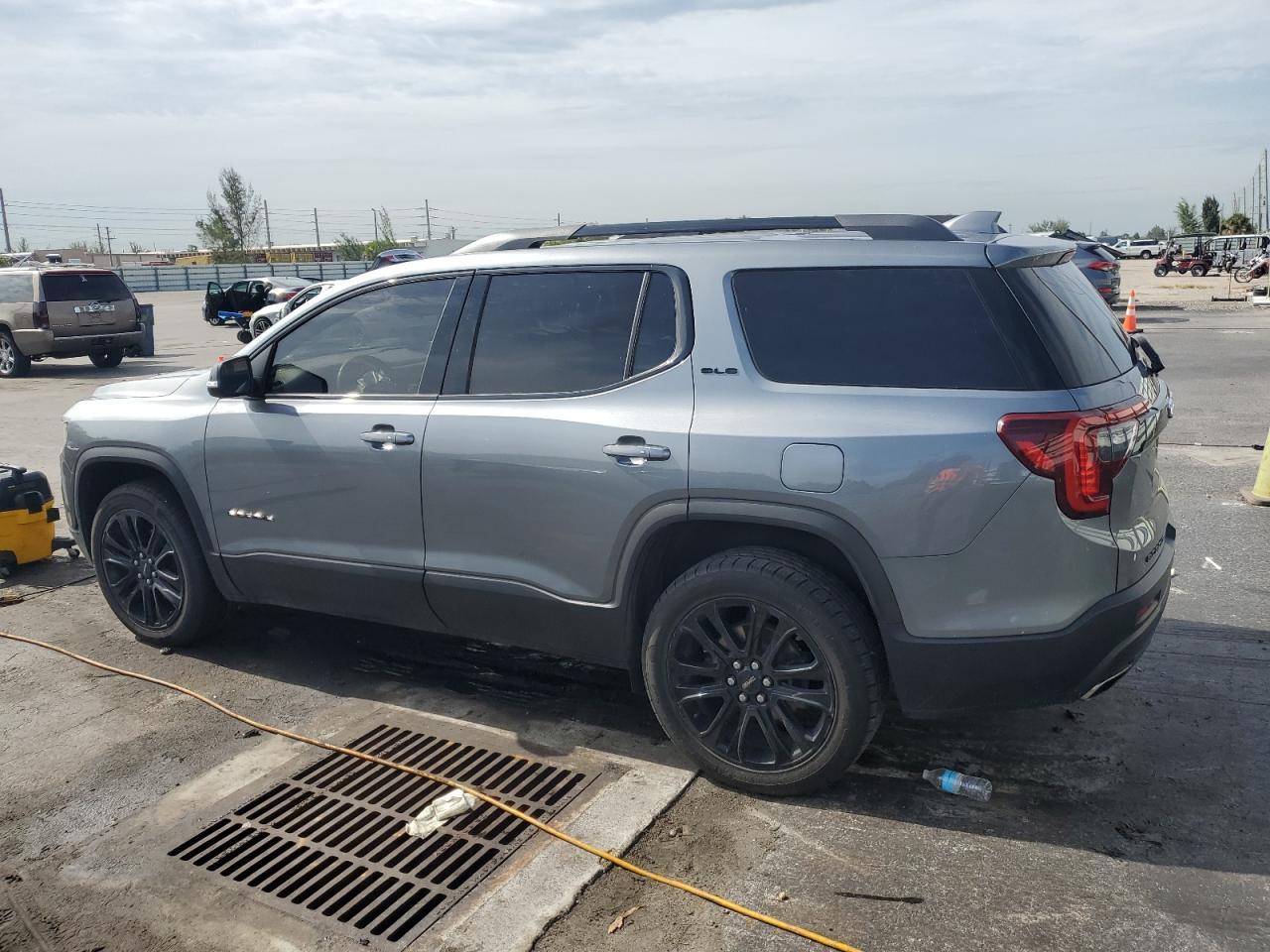 2022 GMC Acadia Sle - Image 2