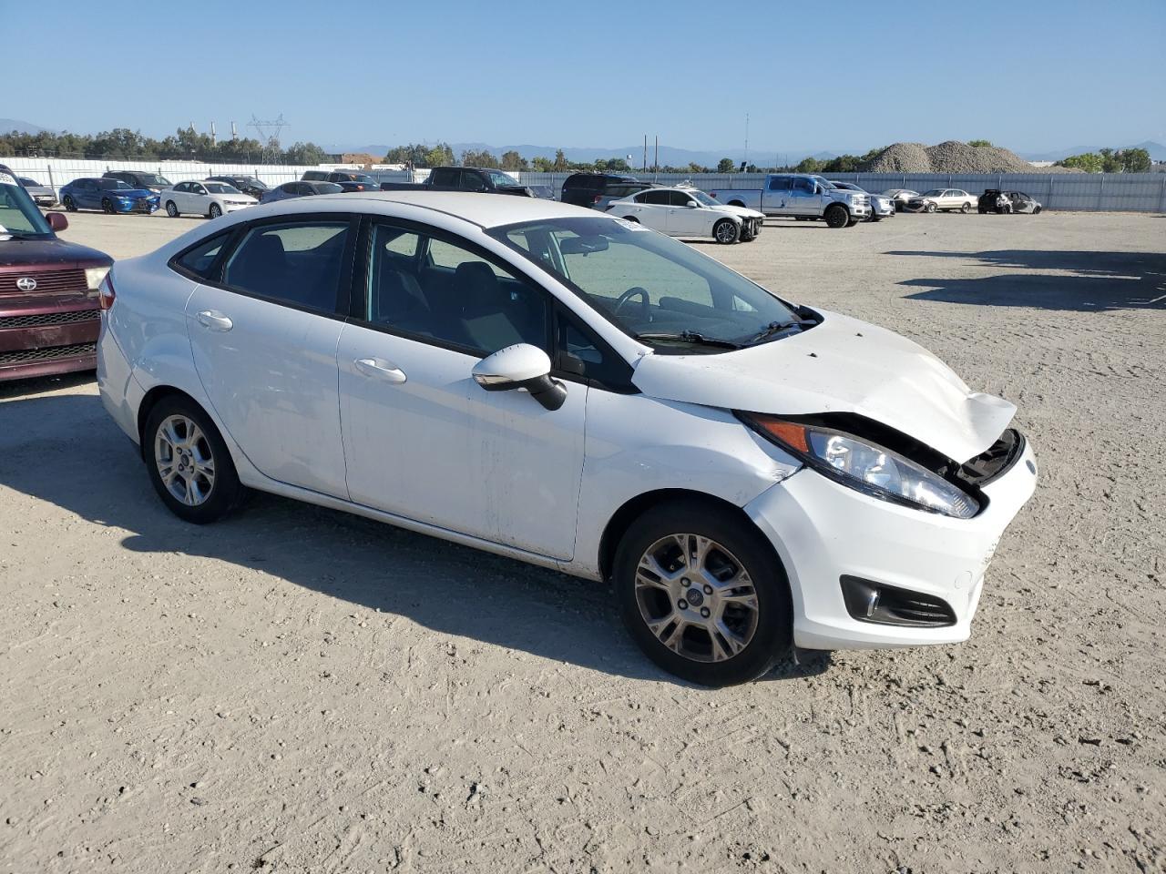 2015 Ford Fiesta Se - Image 4