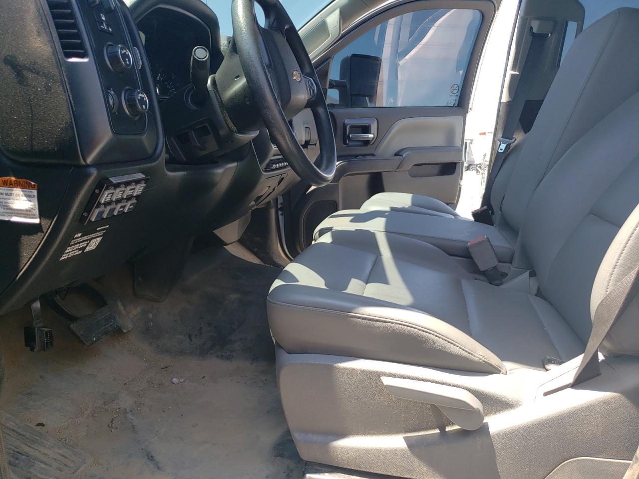 2022 Chevrolet Silverado Medium Duty - Image 7