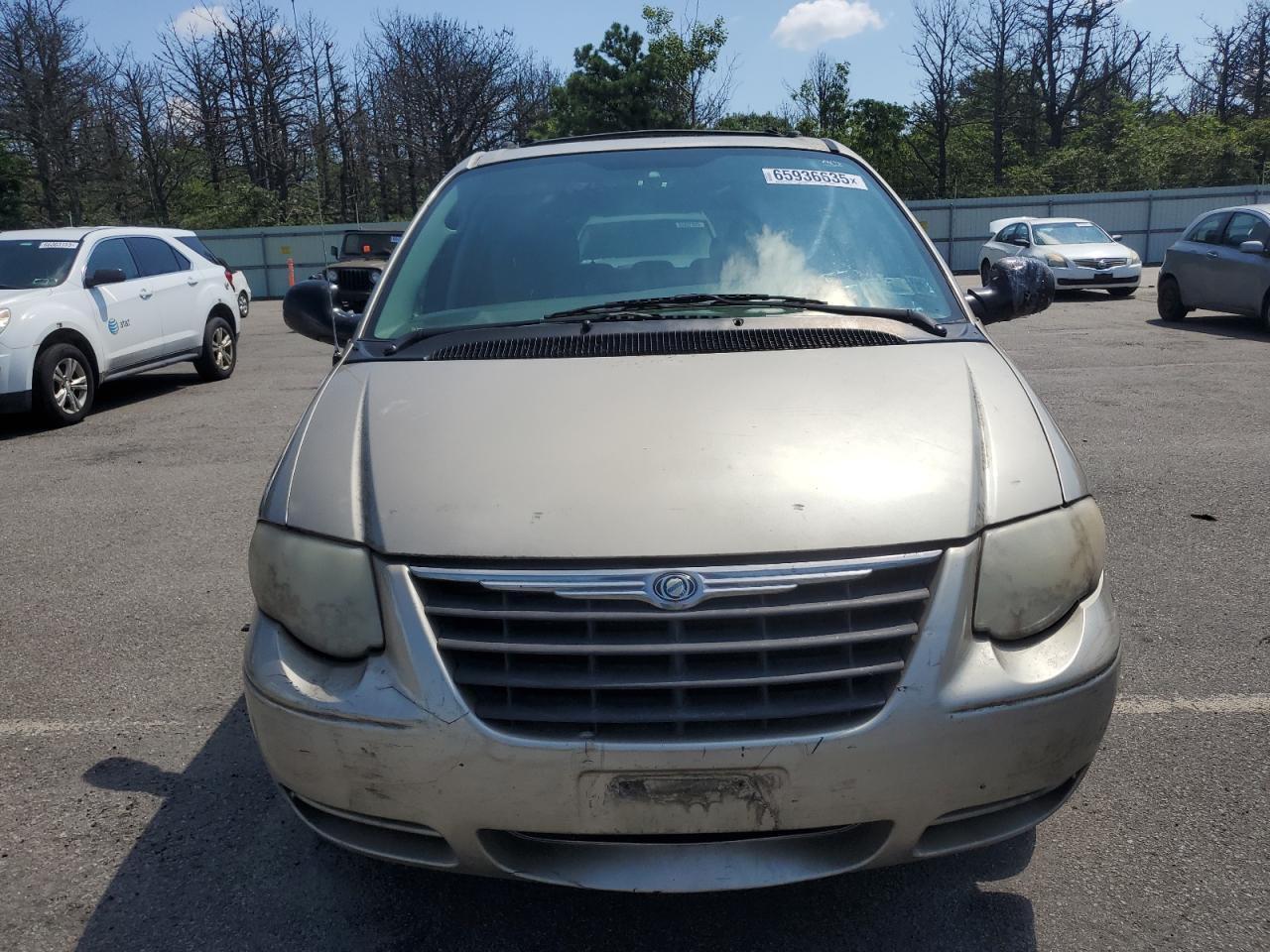 2009 Chrysler Town & Country Lx - Фото 5