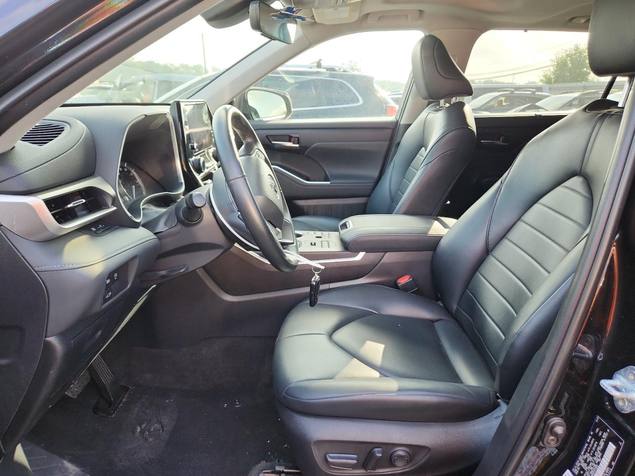 2023 Toyota Highlander L - Image 7