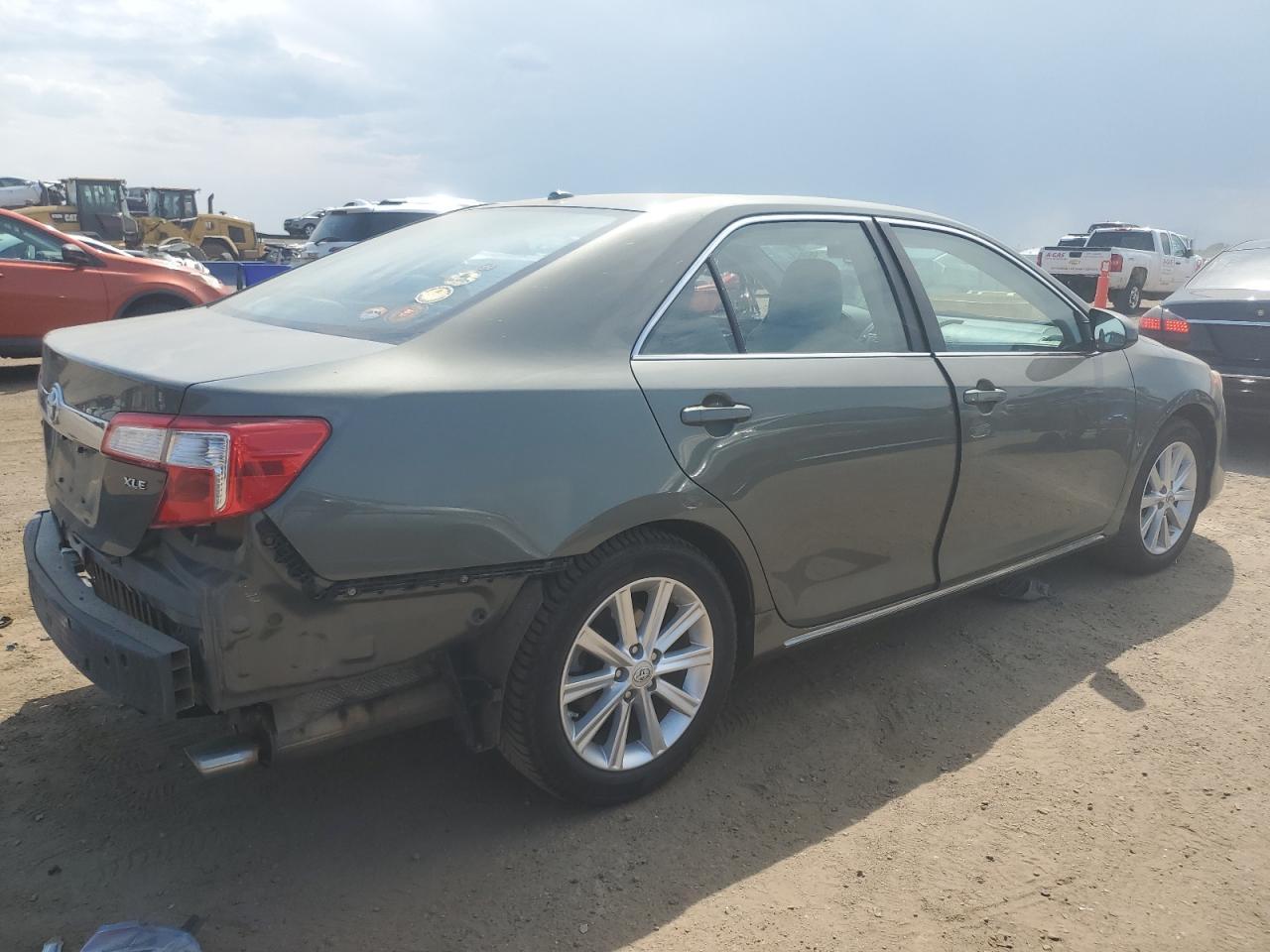 2012 Toyota Camry Base - Фото 3