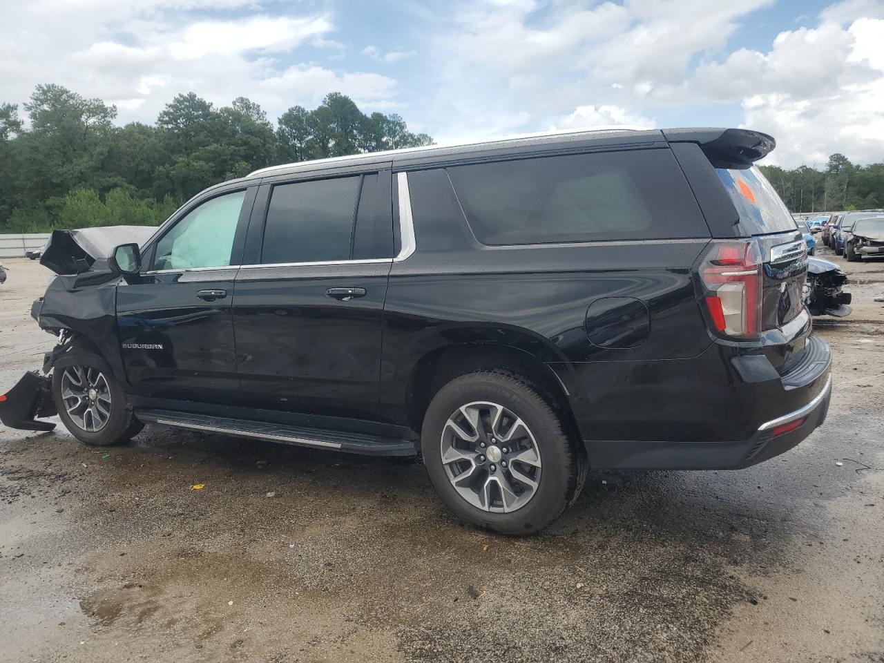 2021 Chevrolet Suburban C1500 Lt - Фото 2