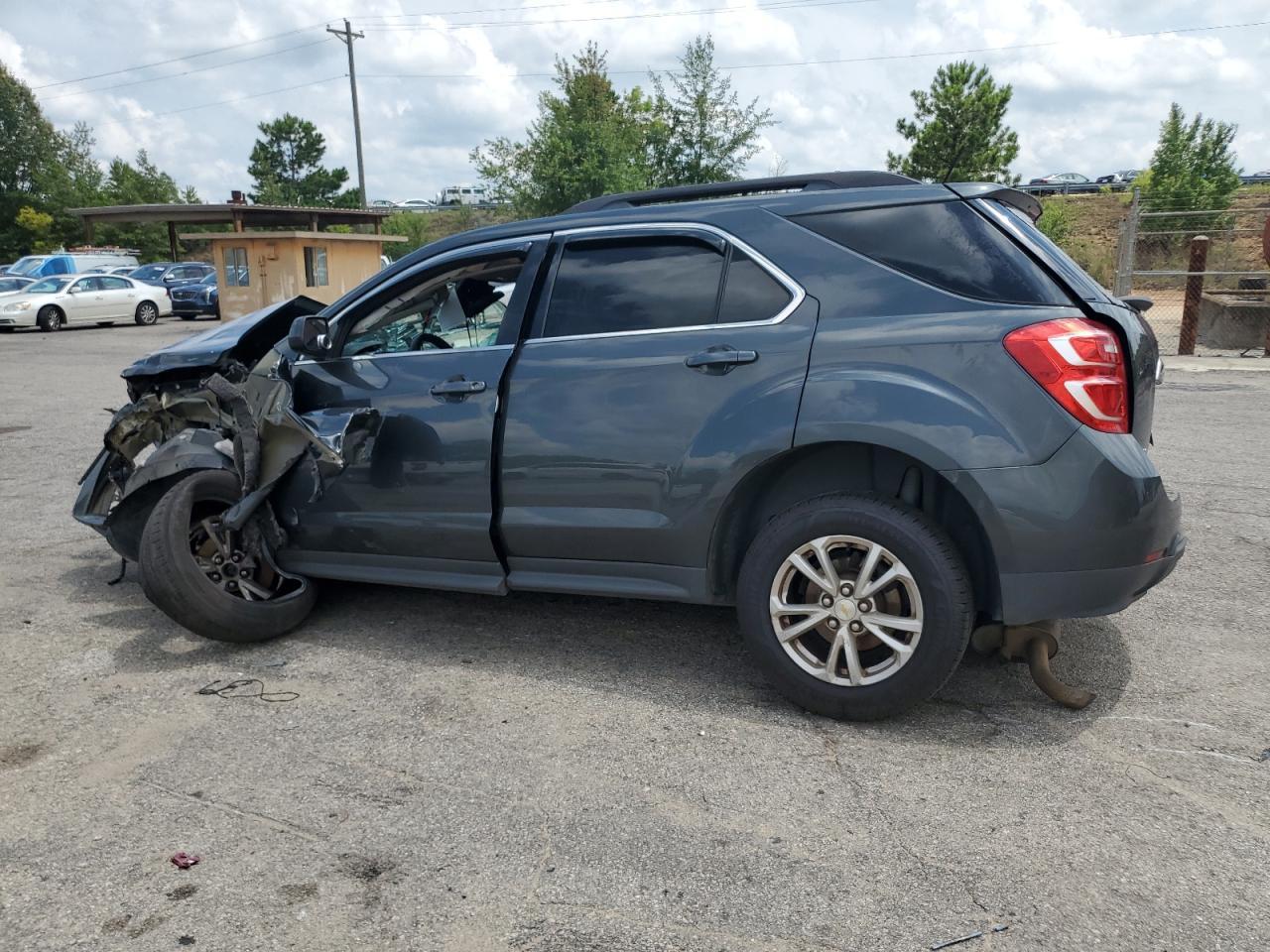 2017 Chevrolet Equinox Lt - Image 2