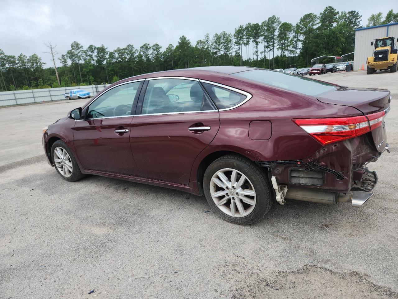 2014 Toyota Avalon Base - Image 2