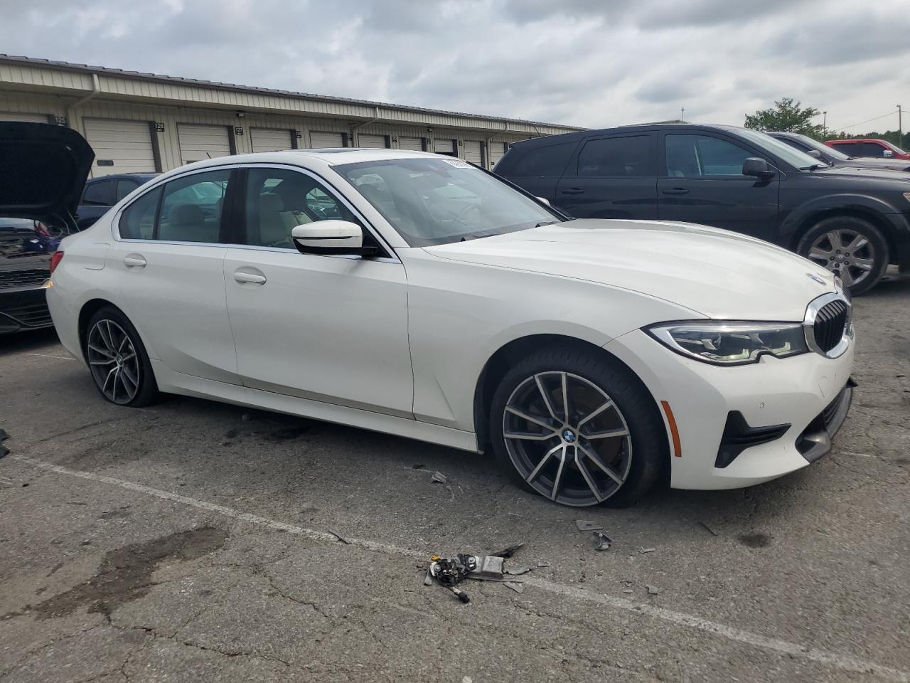 2020 BMW 330Xi - Фото 4