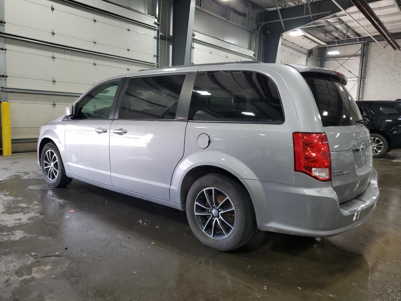 2018 Dodge Grand Caravan Gt - Фото 2