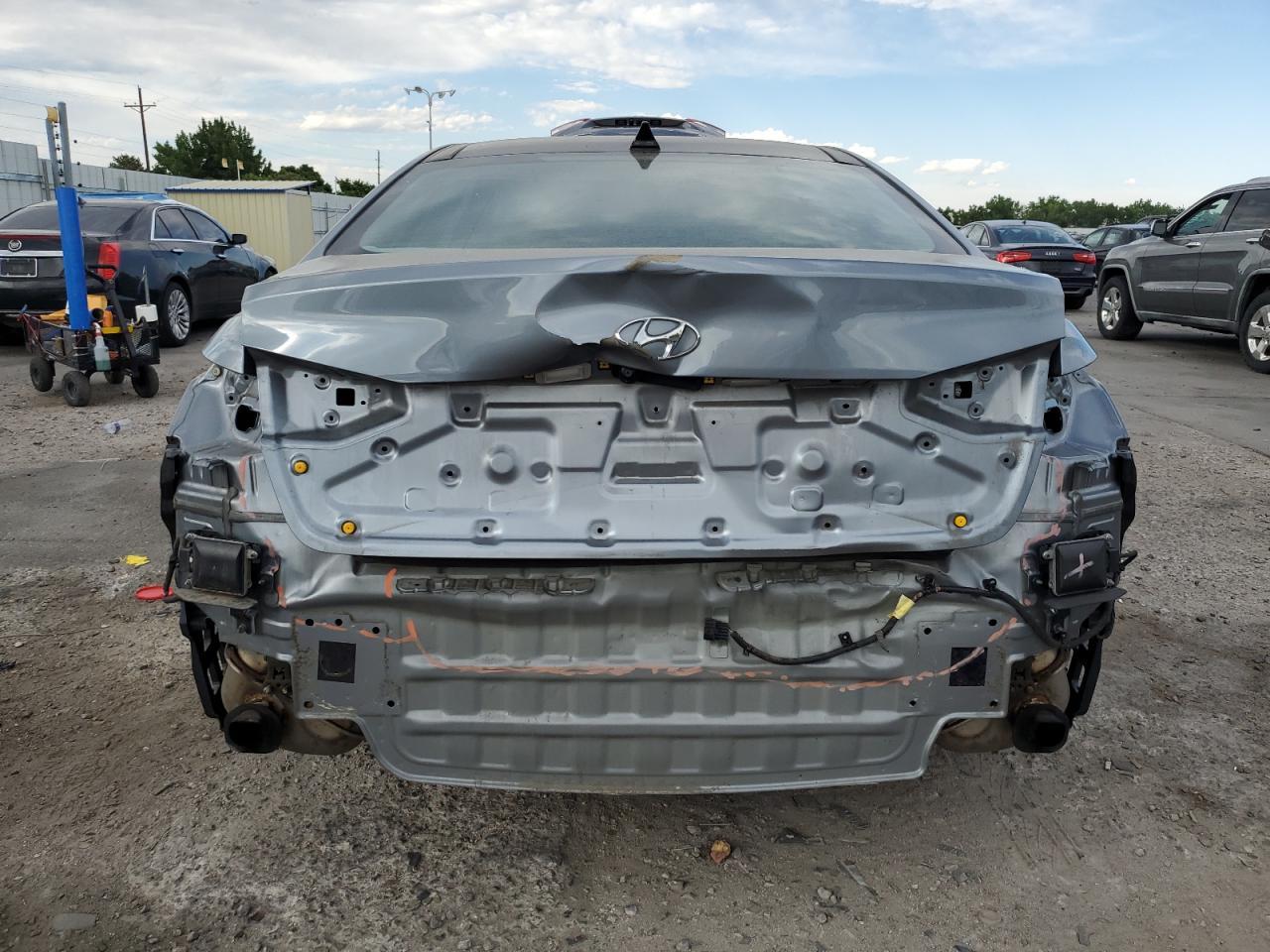 2015 Hyundai Genesis 3.8L - Image 6