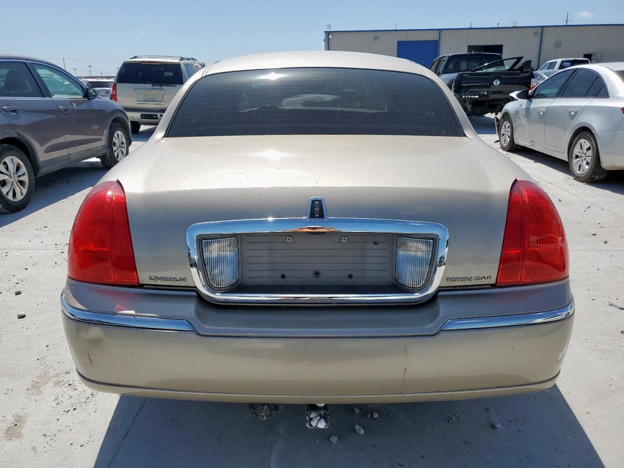 2009 Lincoln Town Car Signature Limited - Фото 6