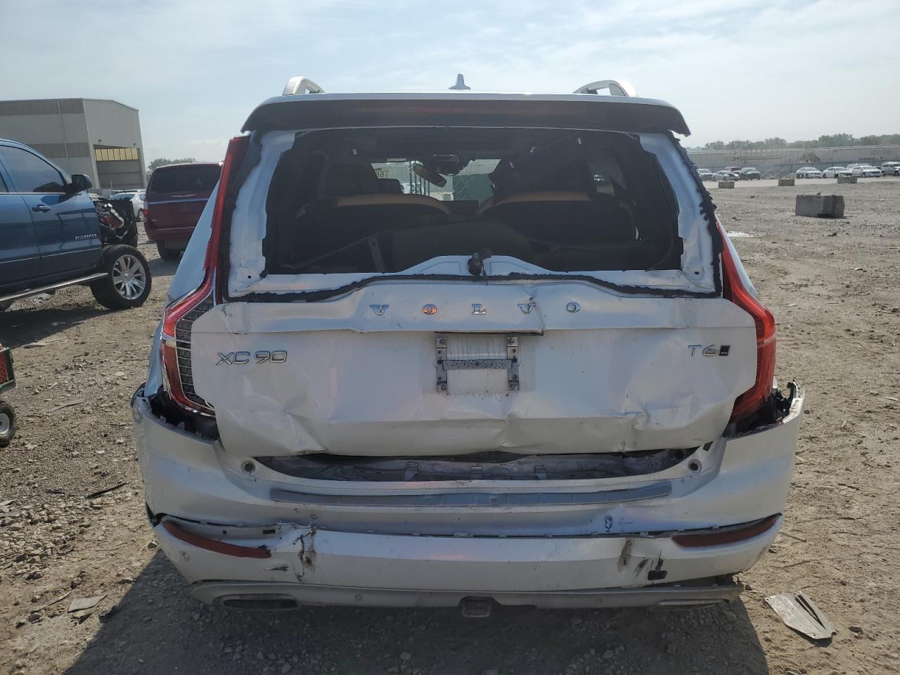 2017 Volvo Xc90 T6 - Image 6