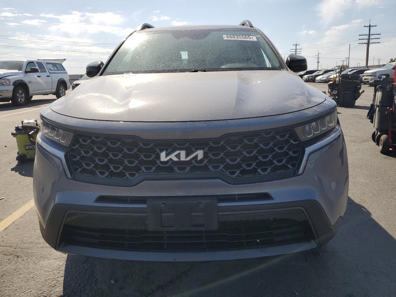 2022 Kia Sorento S - Image 5
