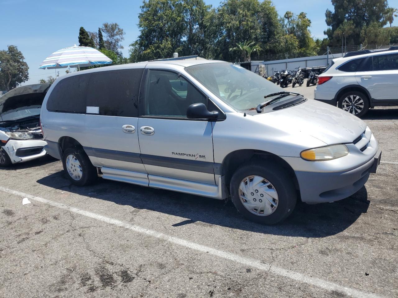 2000 Dodge Grand Caravan Se - Image 4