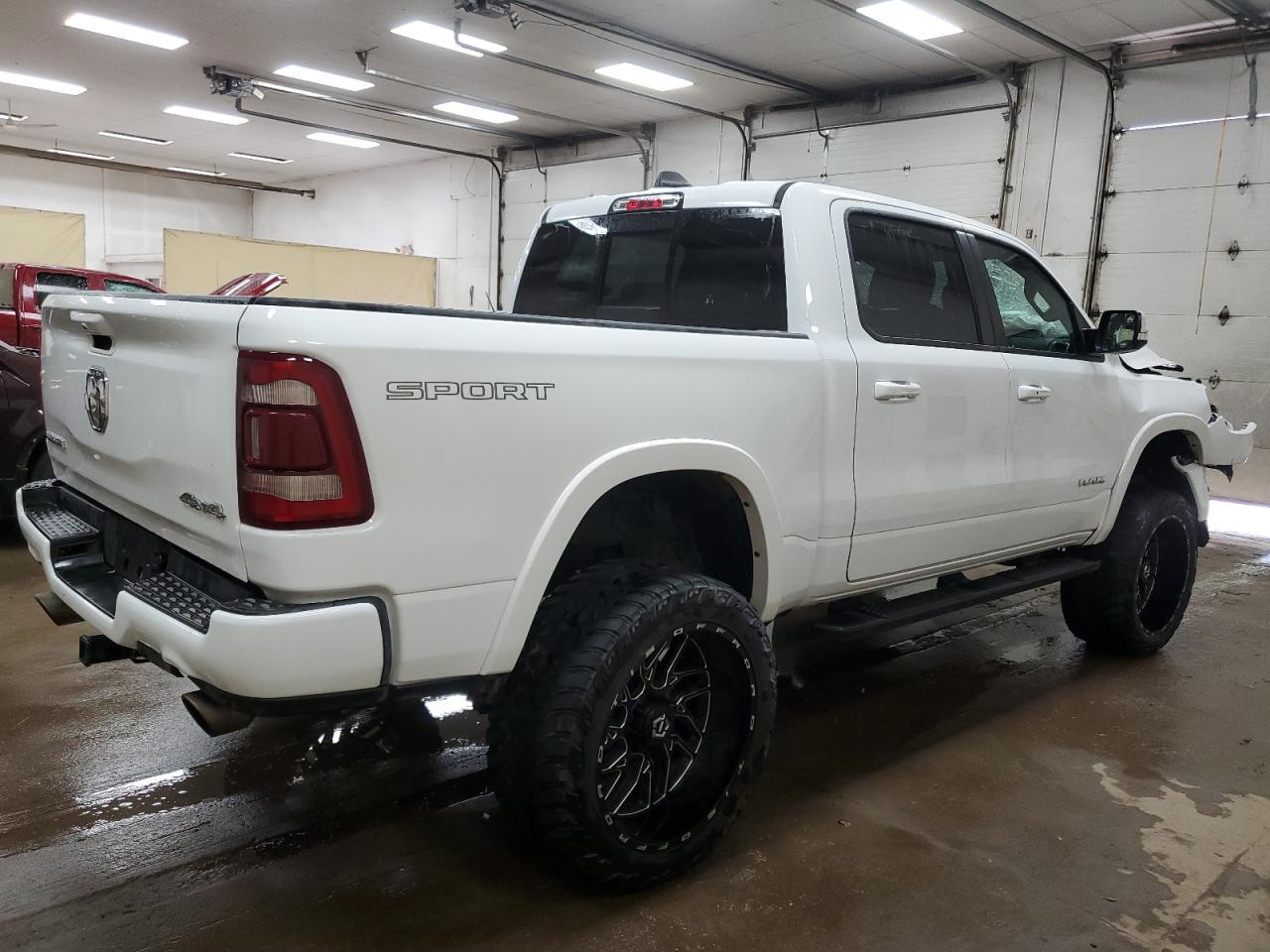 2020 Ram 1500 Laramie - Фото 3