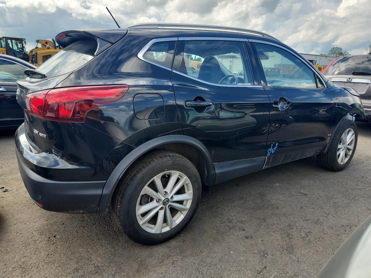 2019 Nissan Rogue Sport S - Фото 3