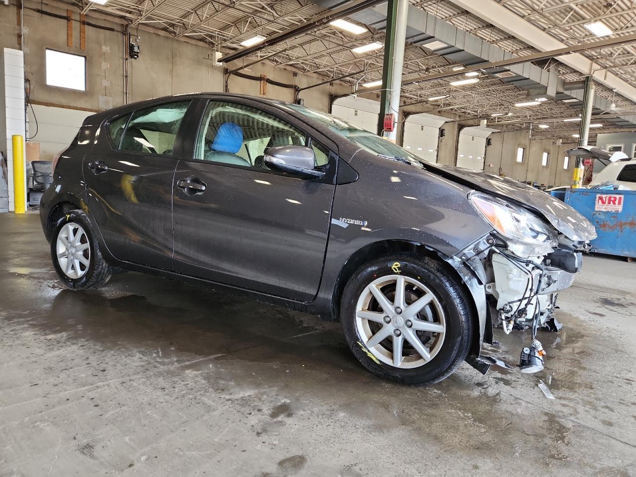 2016 Toyota Prius C - Фото 4