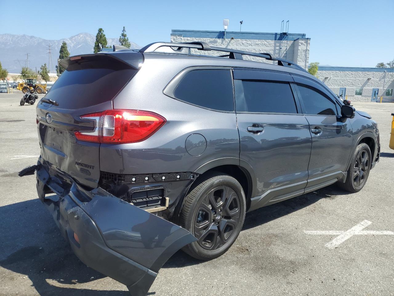 2023 Subaru Ascent Limited - Image 3