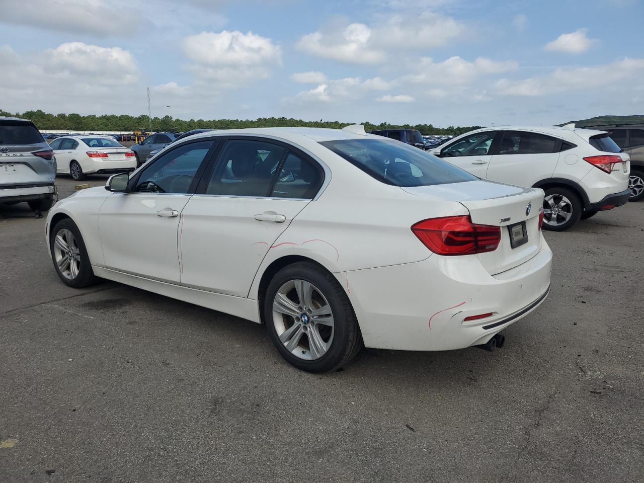 2017 BMW 330 Xi - Фото 2