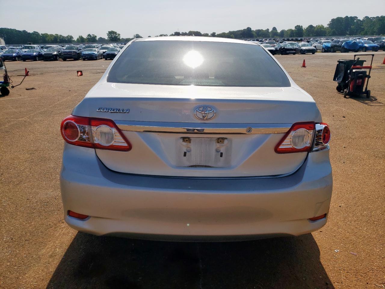 2013 Toyota Corolla Base - Фото 6