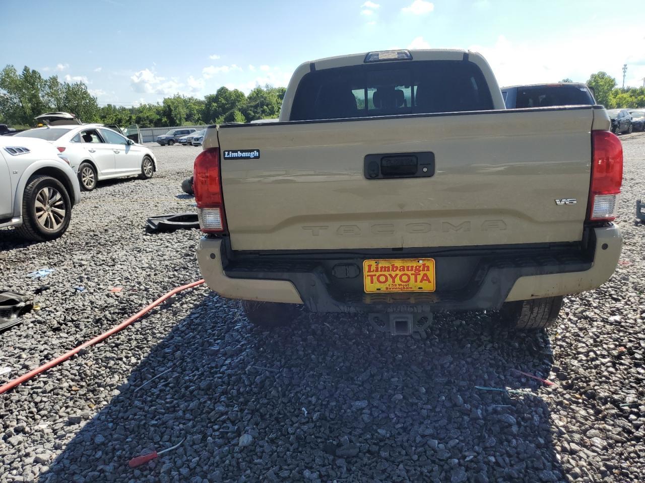 2017 Toyota Tacoma Trd Off-Road - Image 6