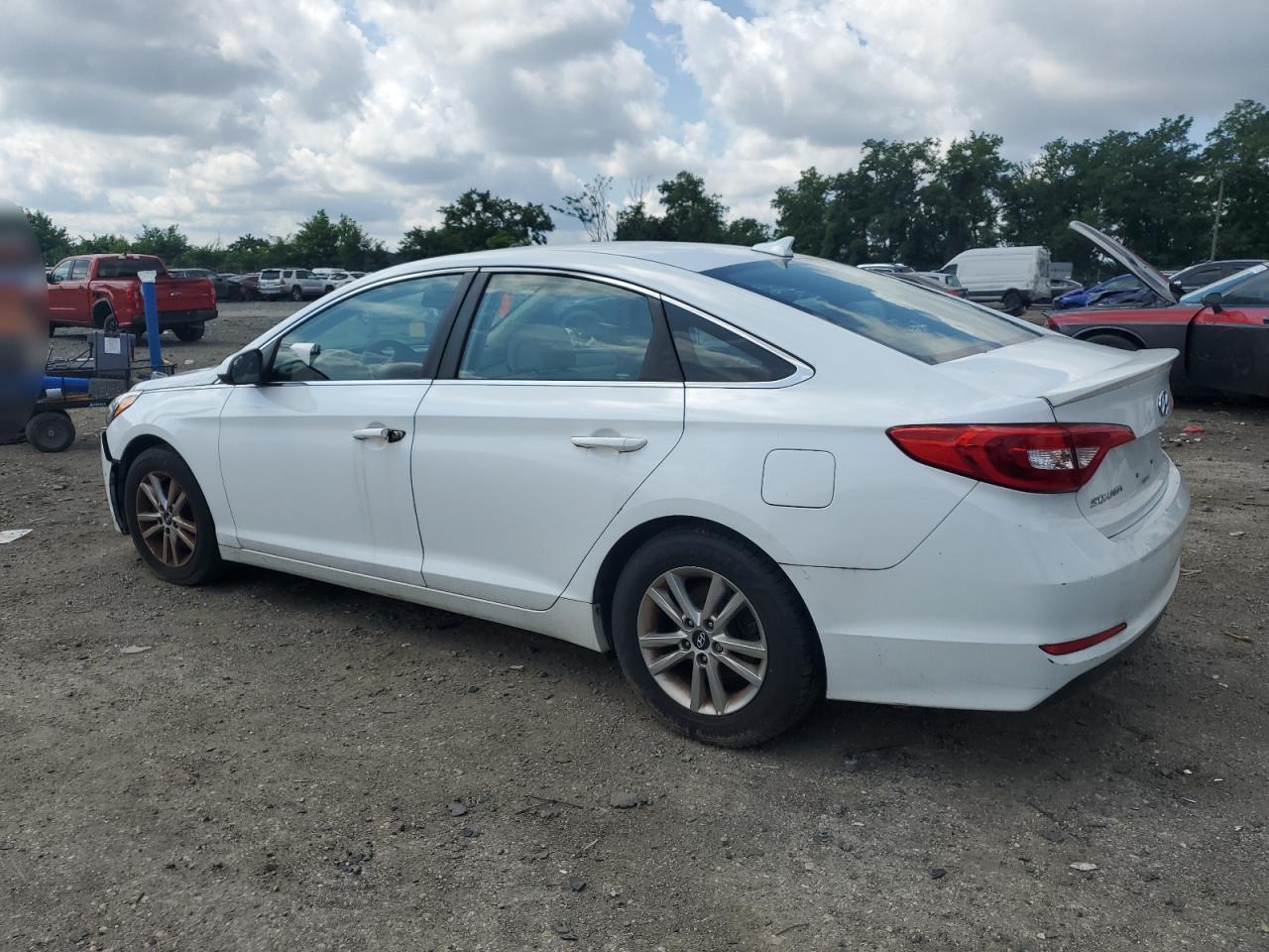 2017 Hyundai Sonata Se - Фото 2