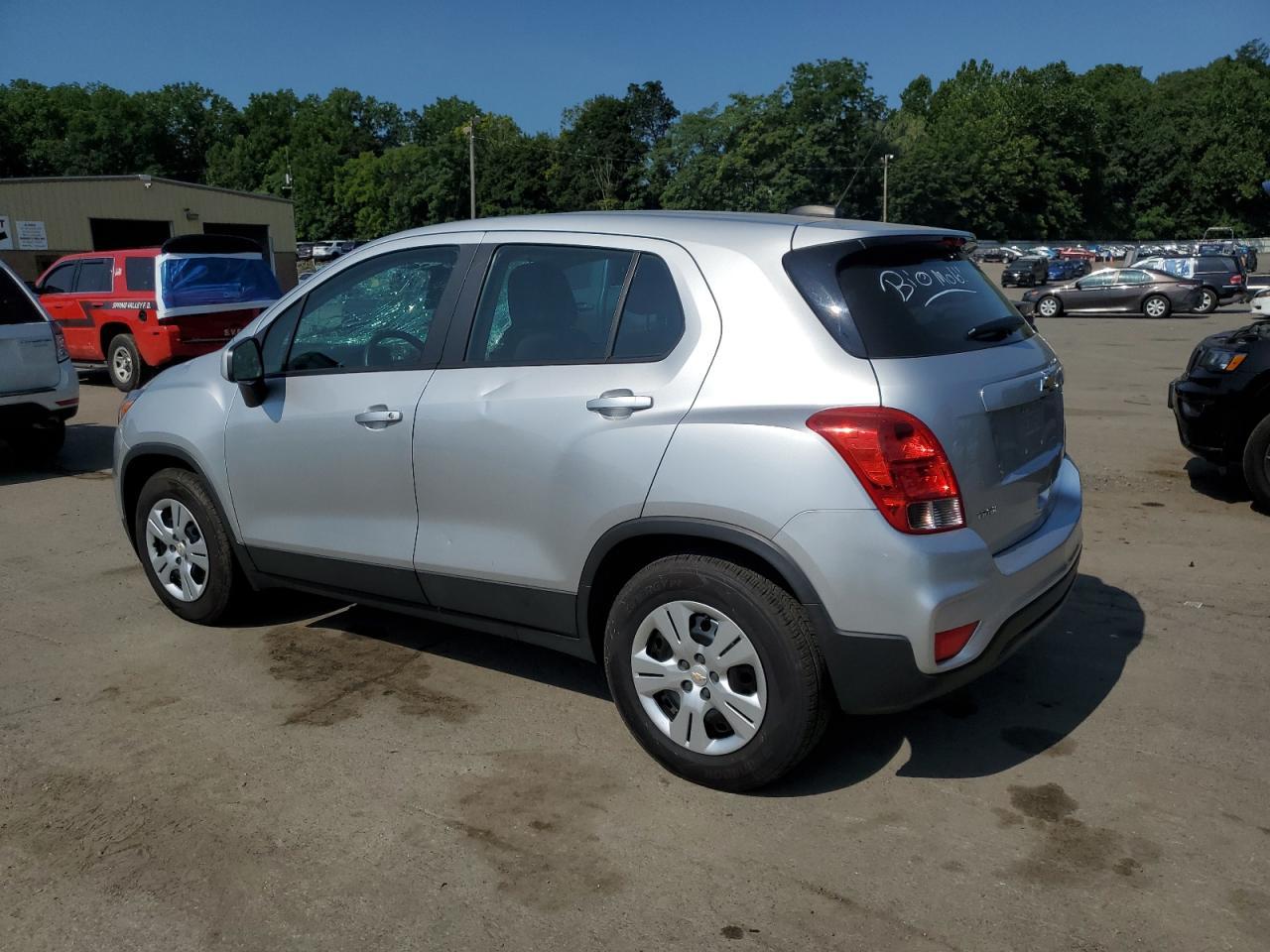 2017 Chevrolet Trax Ls - Image 2