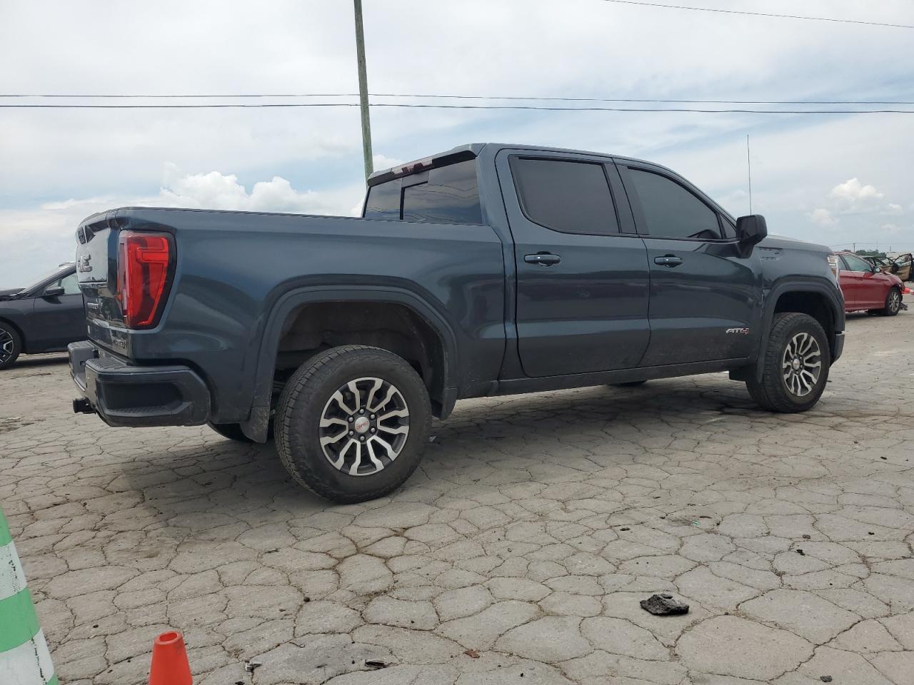 2021 GMC Sierra K1500 At4 - Фото 3