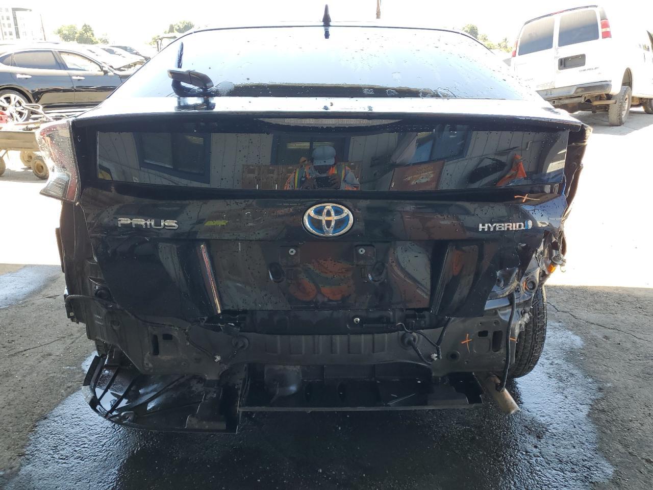 2018 Toyota Prius - Фото 6