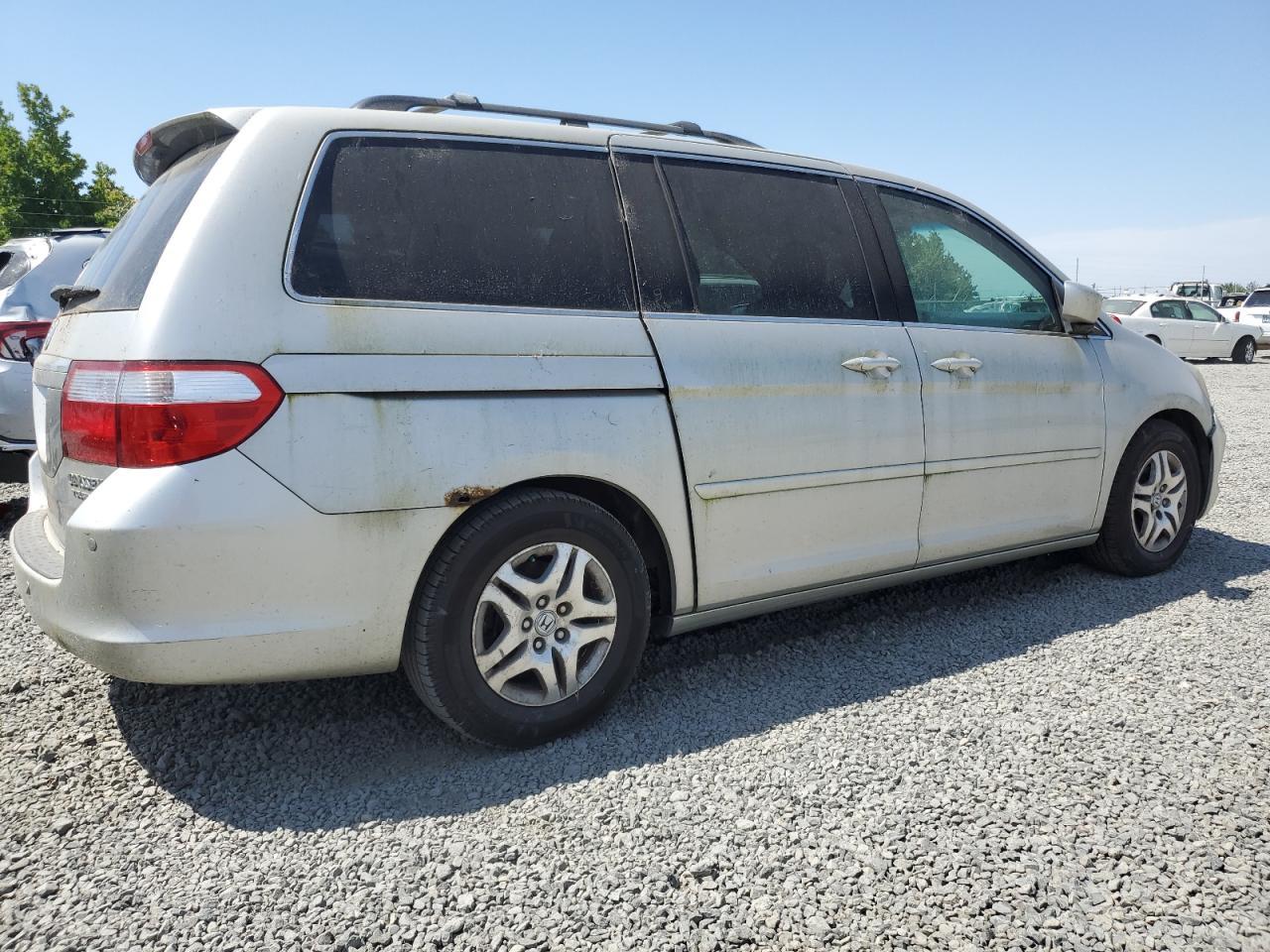 2005 Honda Odyssey Touring - Image 3