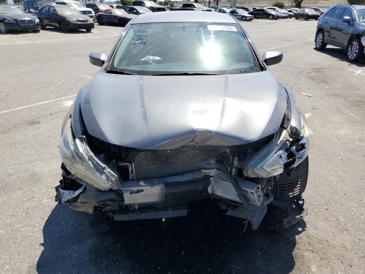 2018 Nissan Altima 2.5 - Image 5